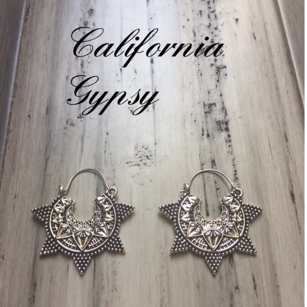 Boho indie festival etched silver hoop earrings🦋 - Picture 2 of 4